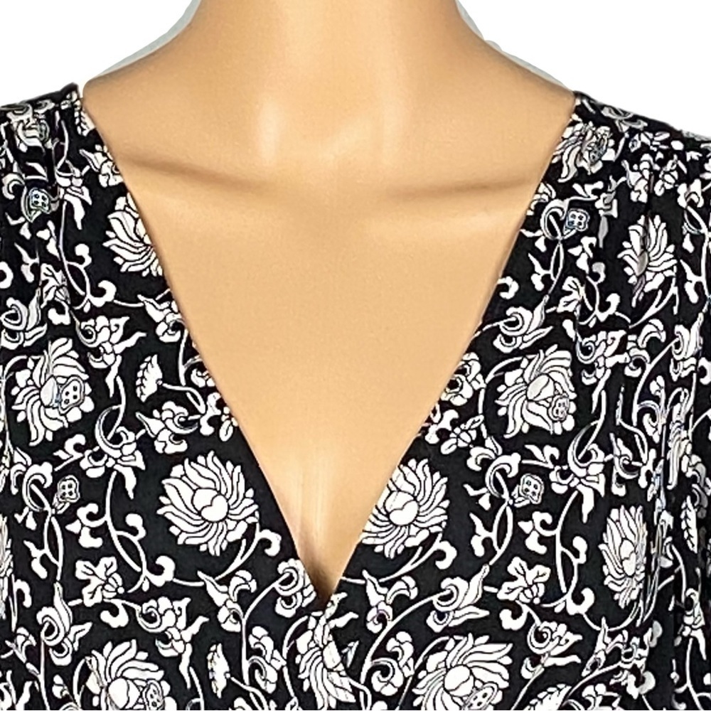 MAX STUDIO black & ivory surplice dress with shirred waist/sleeves. Medium. EUC - Picture 2 of 12